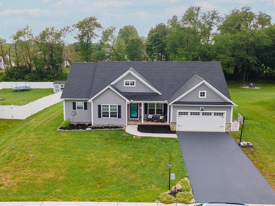 1st image of 141 Oxford Blvd