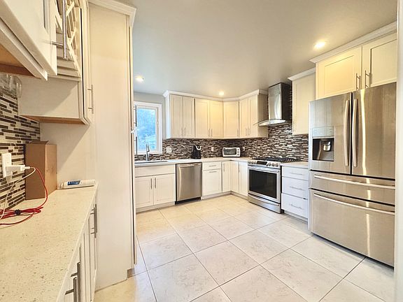2nd image of 2536 Westbay Ave #130