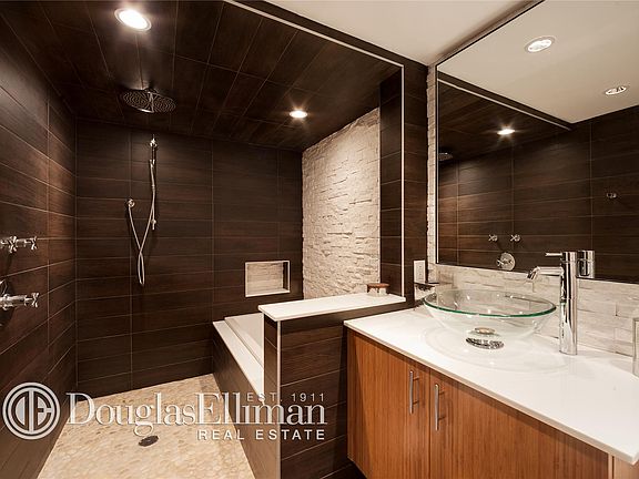 2nd image of 514 Broadway APT 6G