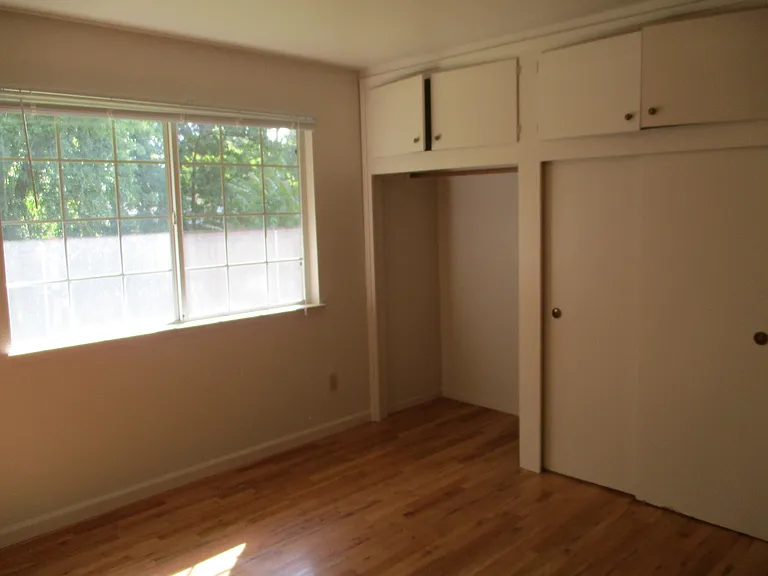 1608 Laburnum Ave — Photo 11
