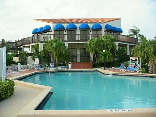 2nd image of 2610 Congressional Way