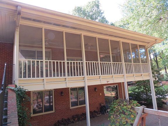 4th image of 1223 Crescent Dr