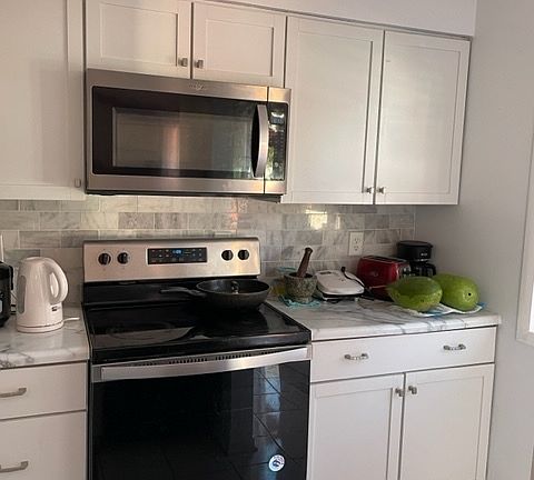 3rd image of 7918 Vineyard Dr