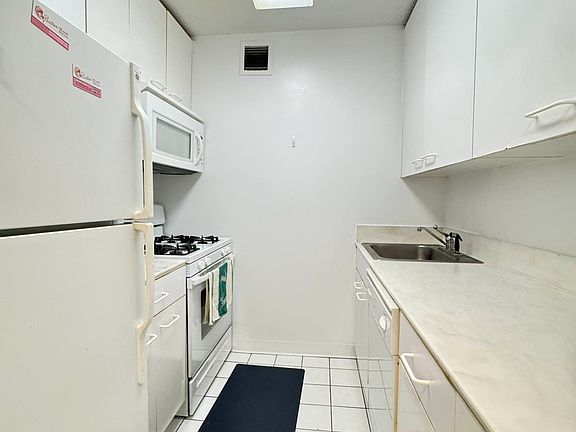 5th image of 330 E 38th St APT 5F