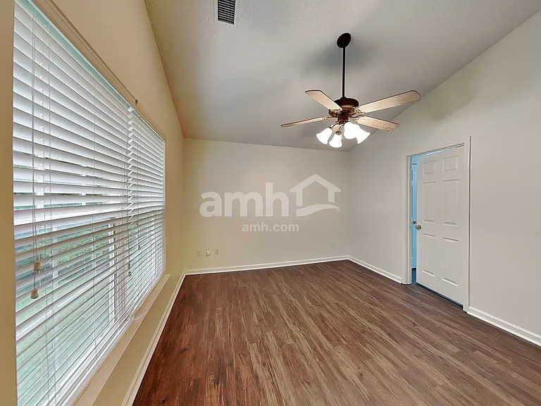8526 Appledale Dr — Photo 11