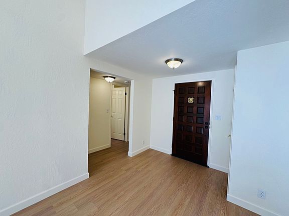 4th image of 1037 Northoak Dr