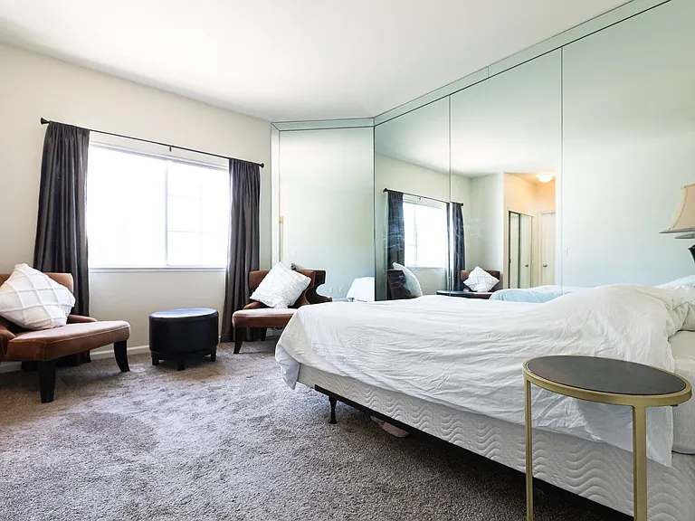 Bedroom 3 (13.5x12 - Master with Mirror Panels on Right)