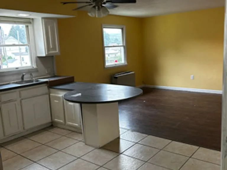 417 Main St — Photo 1