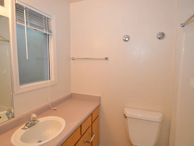 1720 N West St — Photo 4