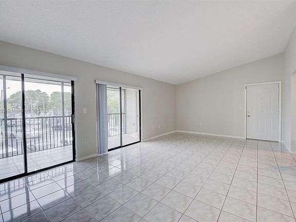 3rd image of 469 NE 207th Ln APT 208