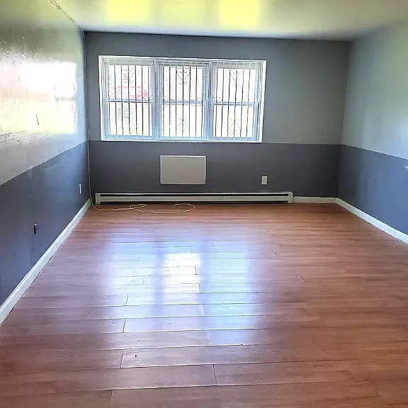142-143 N Walnut St #11A — Photo 4