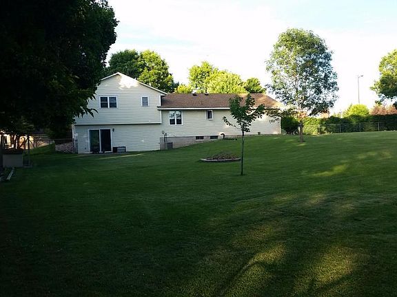 5th image of 13912 Fremont Ave S