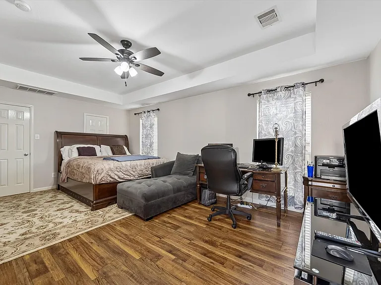 21702 Cozy Hollow Ln — Photo 7