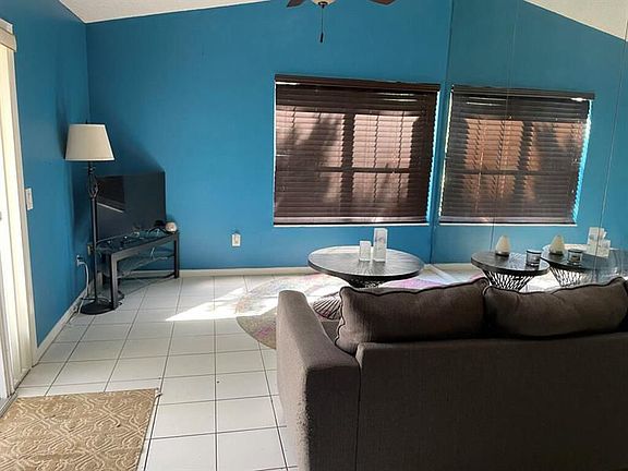 5th image of 131 Waterside Dr #131
