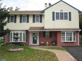 6049 Michael Dr, Bensalem, PA 19020