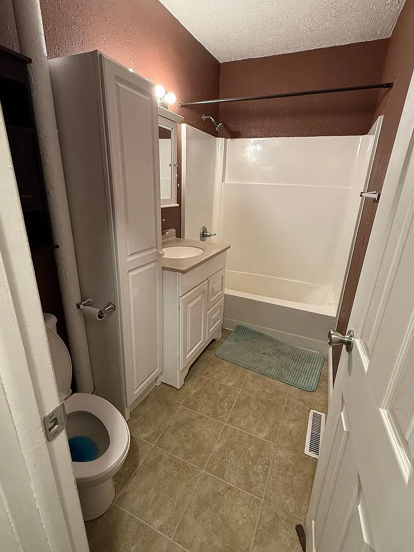 Single-family home available! — Photo 4