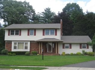 27 Ruskin Ct, Wayne, NJ 07470