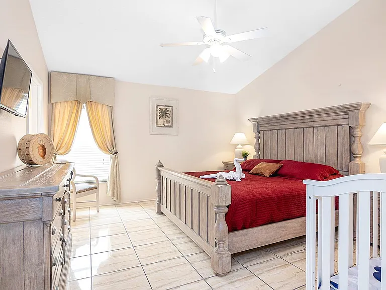 4402 Hamlet Ct — Photo 11