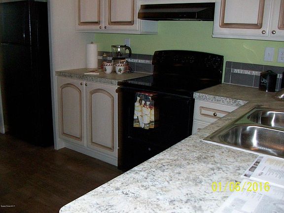 4th image of 908 Oriole Cir