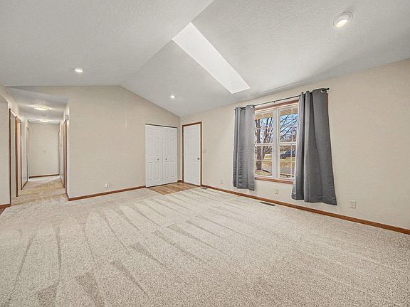 5th image of 115 Sussex Pl