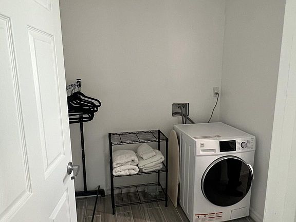 4th image of 1647 Ocean Front Walk APT 11