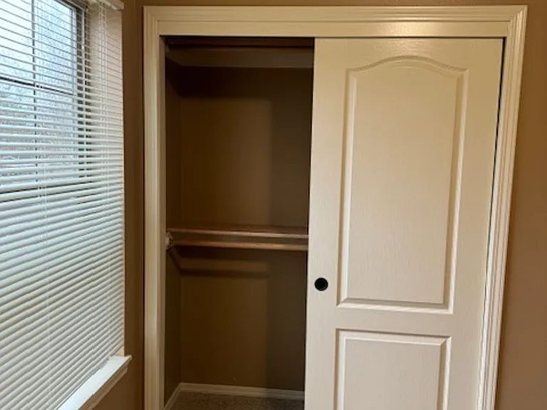 195-Santiam Village Apartments — Photo 39