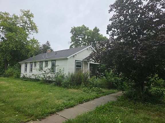 3rd image of 1722 N Logan St