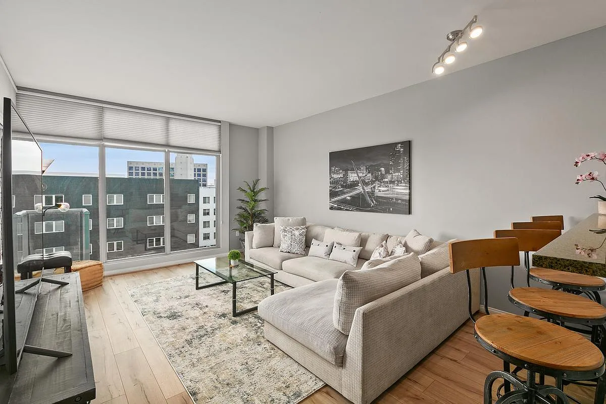1 bed, 797 sqft, $4,200 — Photo 1
