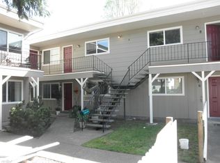 880 W 6th Ave APT 6, Junction City, OR 97448