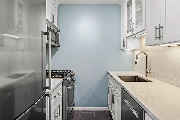 Sold by HomeDax Real Estate | media 8