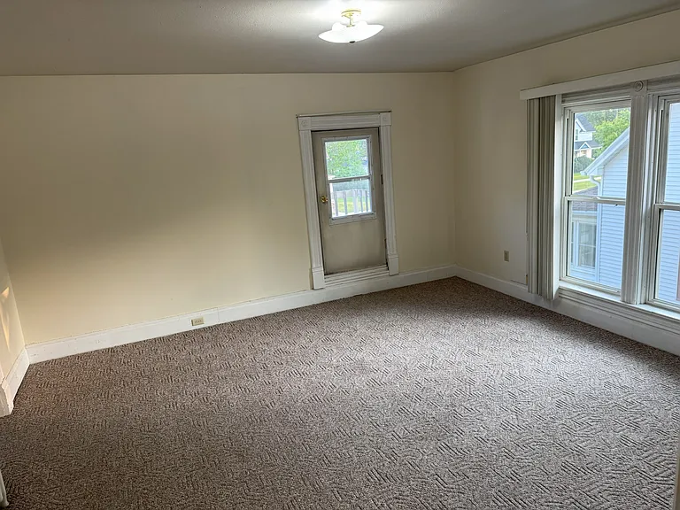 608 Chippewa St — Photo 10