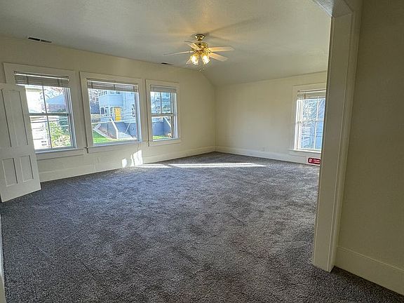 4th image of 123C Richardson St
