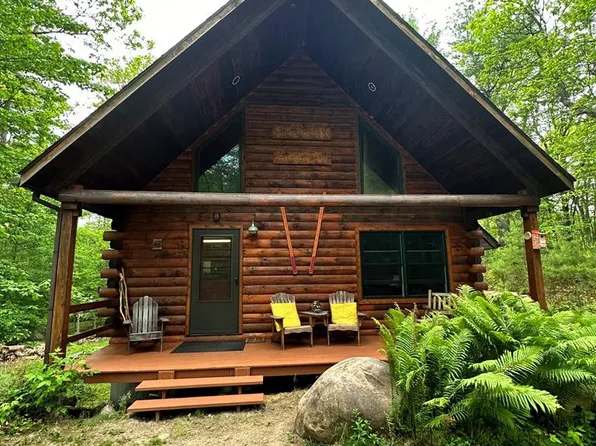 46 Muskrat Dr, Jay, NY 12941