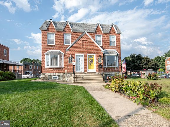 3rd image of 826 Glenn St