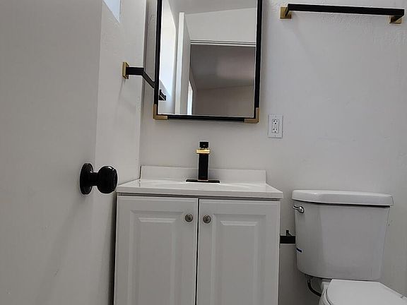 5th image of 5962 E Eli St