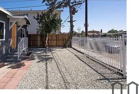 11810 Avalon Blvd — Photo 12