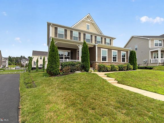 3rd image of 1303 Rodebuck Dr