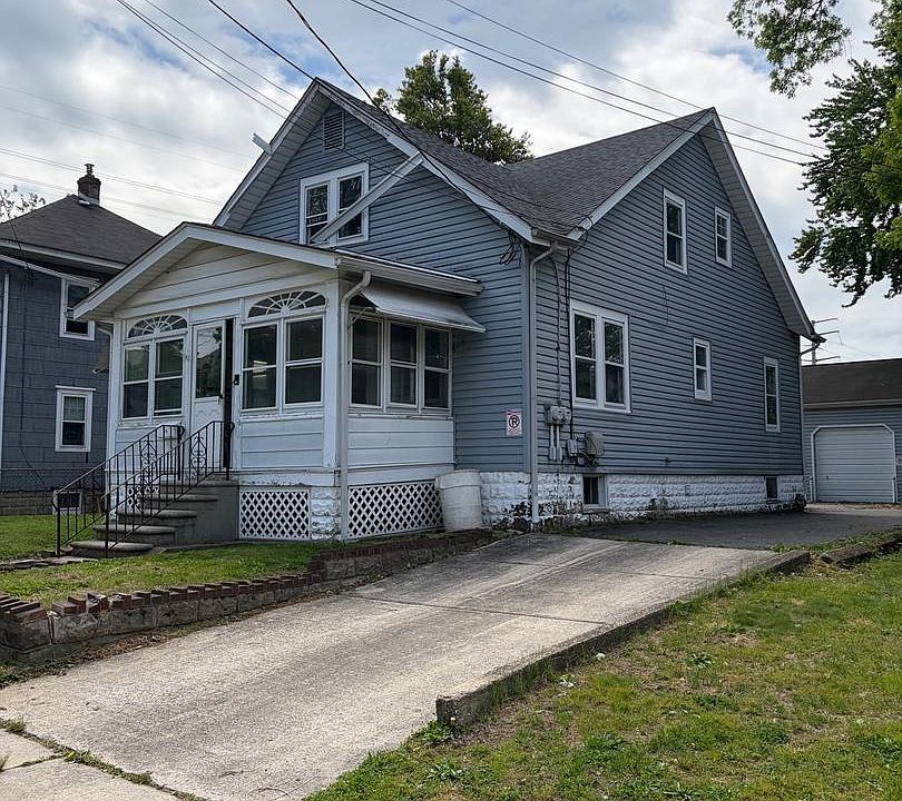 1st image of 17 Progress Ave