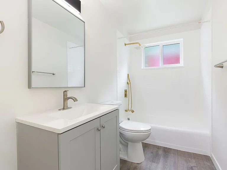 Barrett Apartments — Photo 61