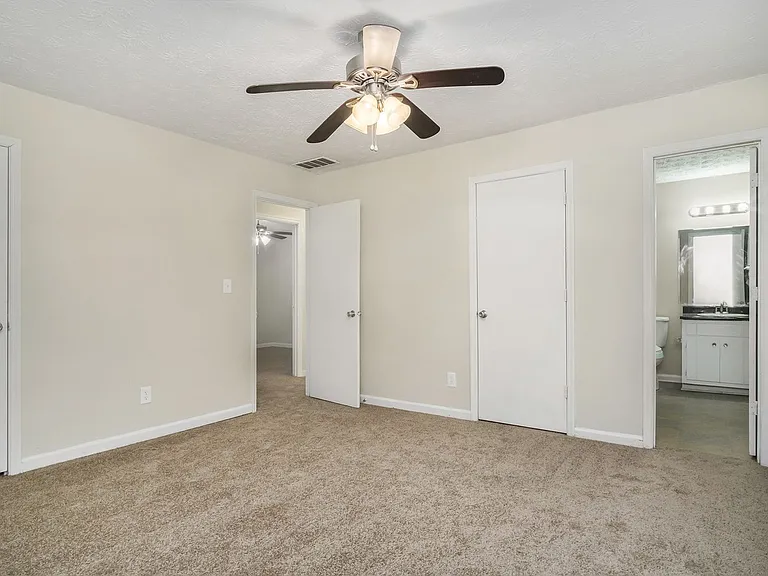 1874 Vauxhall Dr — Photo 7