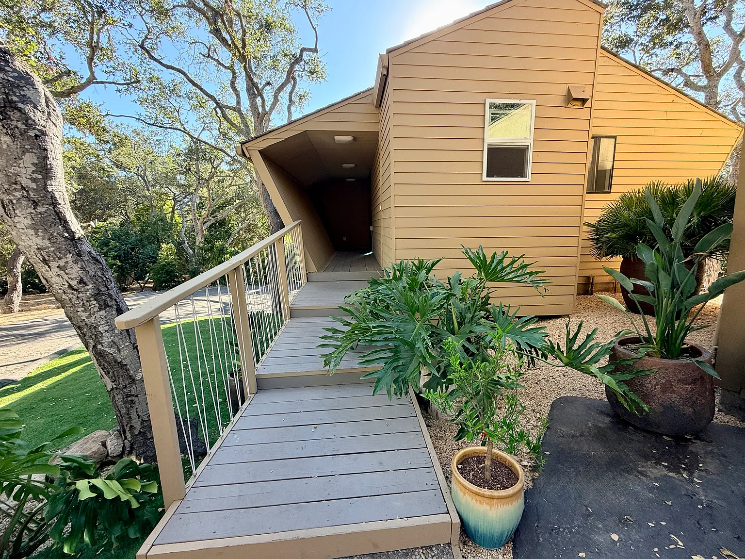 Studio, 1000 sqft, $2,500 — Photo 2