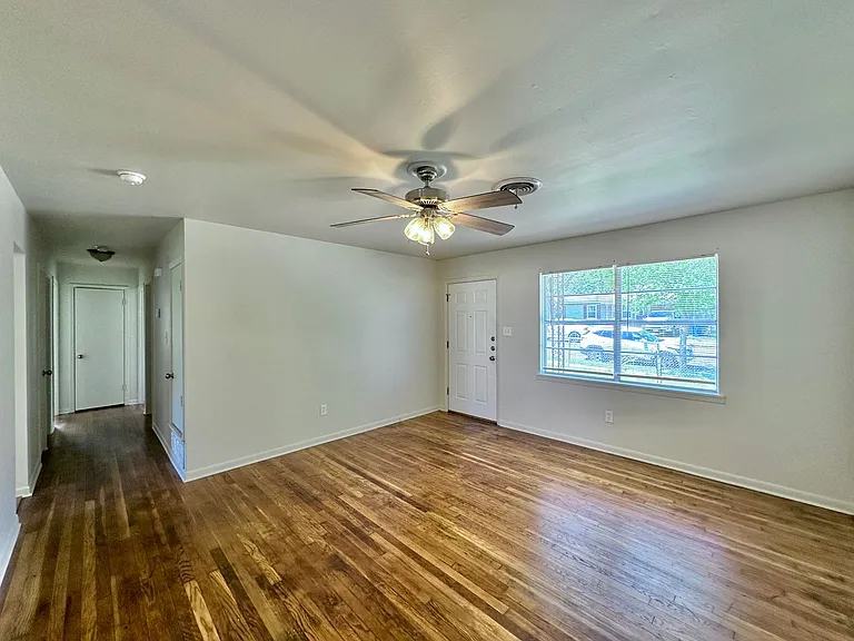 205 Margaret Lee St — Photo 4
