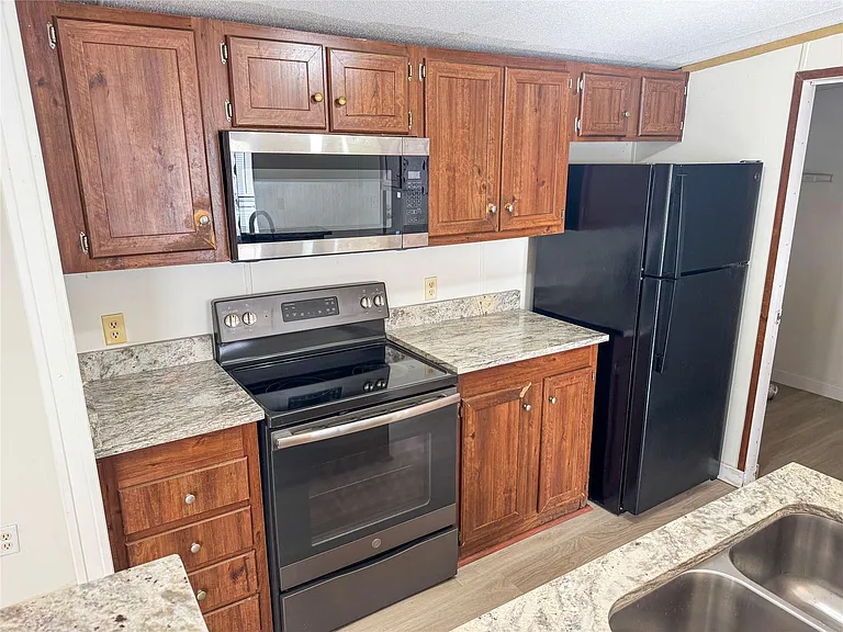 39 County Road 3478 — Photo 9
