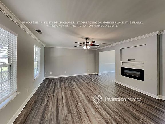 5th image of 410 Queens Dr SW