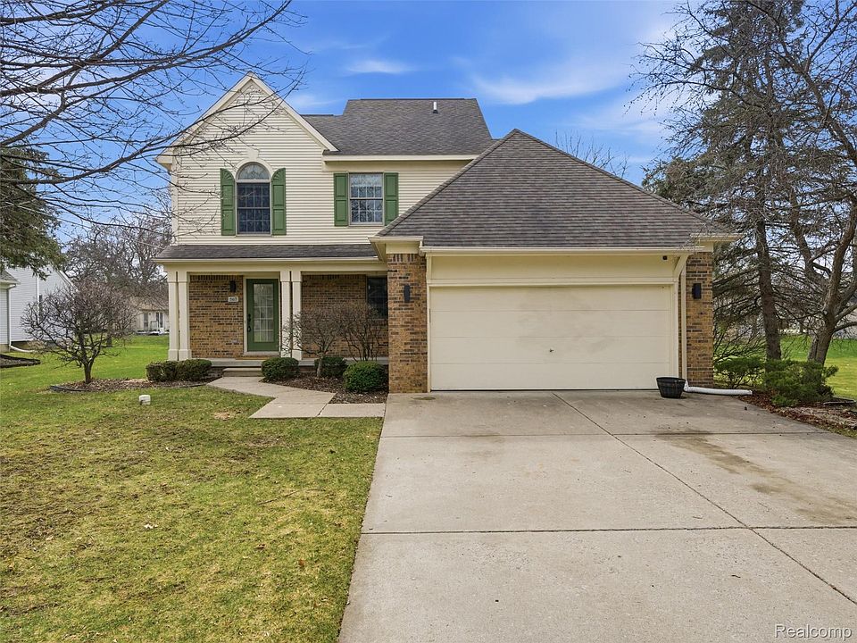 1st image of 567 Greens Way Blvd