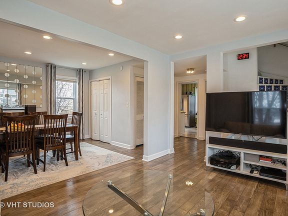 4th image of 5700 N Merrimac Ave