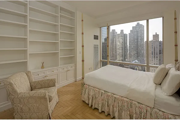 Sold by Stribling | media 3