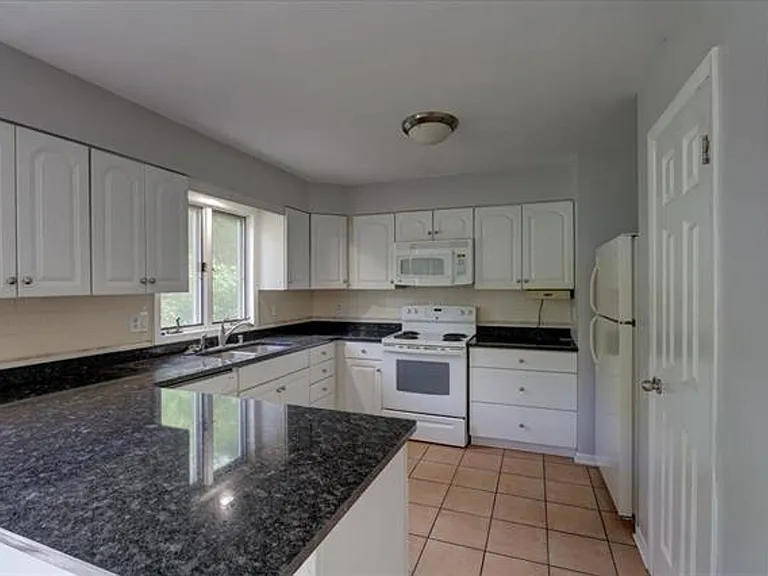 3909 Patrick Henry Way — Photo 7