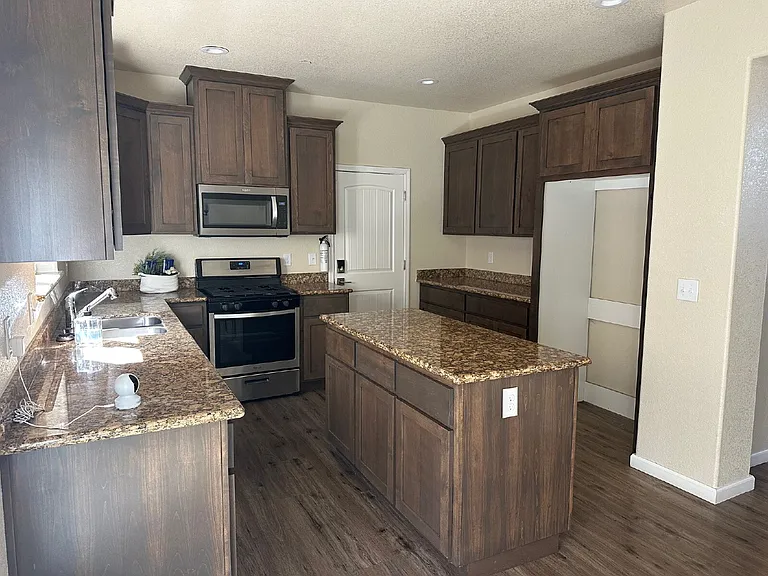 1338 Hermosa Dr — Photo 7