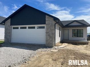 3125 W 34th St, Davenport, IA 52806